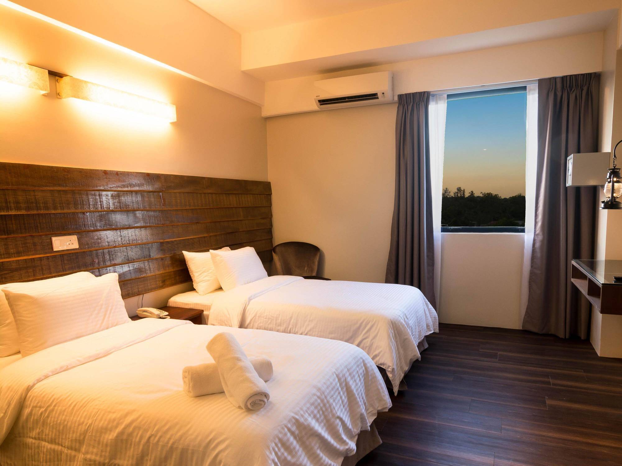 Mandurah Hotel Kuantan Kültér fotó